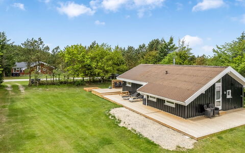 Josef - 1.2Km from the Sea: Möbel, Holz, Interior Design, Flooring, Fussboden, Stuhl, Zimmer, Decke, Wohnzimmer, Wohnung