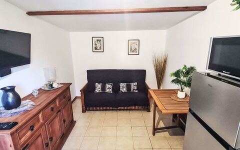 Calcatoggio 600: Möbel, Flooring, Holz, Interior Design, Fussboden, Couch, Zimmer, Wohnzimmer, Zuhause, Bilderrahmen