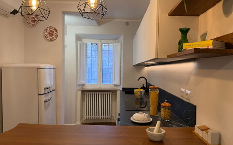 Casa Amandoli: Interior Design, Flooring, Möbel, Holz, Light Fixture, Countertop, Küche, Decke, Beleuchtung, Küchengerät