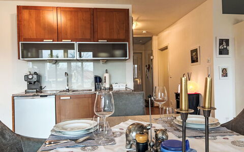 Ammerside: Möbel, Interior Design, Flooring, Zimmer, Decke, Fussboden, Beleuchtung, Wohnung, Tabelle, Stuhl