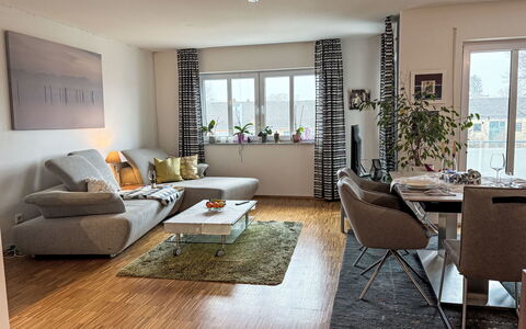 Ammerside: Möbel, Interior Design, Flooring, Fussboden, Couch, Holz, Wohnzimmer, Tabelle, Zimmer, Stuhl