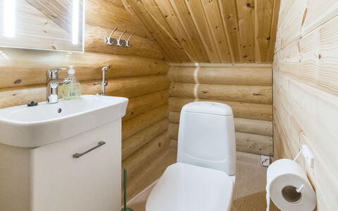 Salvostie 13, Hetta: Flooring, Armatur, Fussboden, Badezimmer, Bad Sink, Toilette, Installation, Sinken, Toilleten Sitz, Zapfhahn