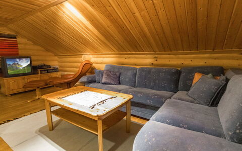 Salvostie 13, Hetta: Holz, Decke, Interior Design, Flooring, Fussboden, Möbel, Zuhause, Zimmer, Wohnzimmer, Couch