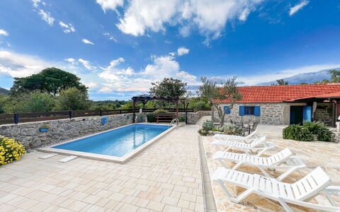 Didini Dvori: Schwimmbad, Resort, Flagstone, Water Feature, Eco Hotel, Cobblestone, Villa, Ferienort, Gartenmöbel, Fliese