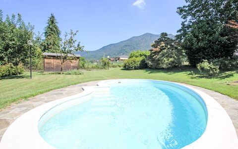 Il Poggio: Schwimmbad, Freizeit, Resort, Eco Hotel, Gartenmöbel, Ferienort, Hazienda, Water Feature, Villa
