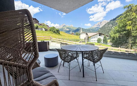 Domus Canazei: Möbel, Gartenmöbel, Stuhl, Gebirge, Natürliches Material, Schatten, Design, Balkon, Alpen