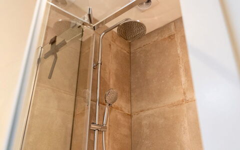 Bloem 'N Zee: Duschkopf, Verbundwerkstoff, Dusche, Installation, Armatur, Brausenstange, Fliese, Duschpaneel, Badezimmer