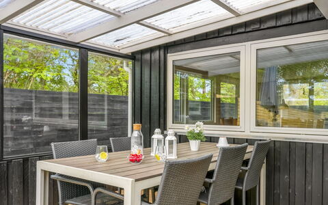 Irma - 300M from the Sea: Dach, Haus, Zuhause, Hütte, Tür, Abstellgleis, Estate, Rasen, Garten, Veranda