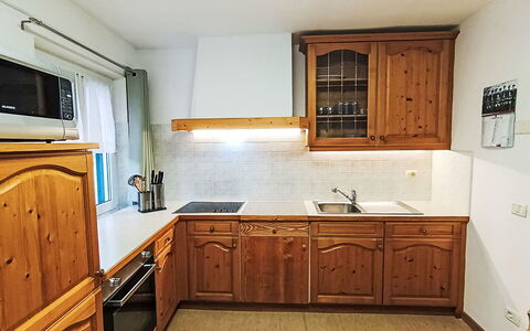 Cesa Cristina: Cabinetry, Countertop, Küche, Möbel, Holz, Flooring, Interior Design, Küchengerät, Major Appliance, Schublade