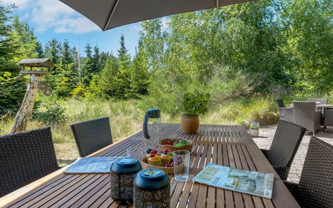 Albertina - 900M from the Sea: Möbel, Holz, Interior Design, Flooring, Fussboden, Stuhl, Zimmer, Decke, Wohnzimmer, Wohnung
