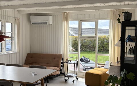 Bjarni - 180M from the Sea: Möbel, Interior Design, Flooring, Fussboden, Holz, Decke, Wohnzimmer, Beleuchtung, Zimmer, Stuhl