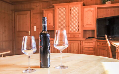 Schlitters: Kelche, Glas, Holzbeize, Barware, Hartholz, Lack, Wein