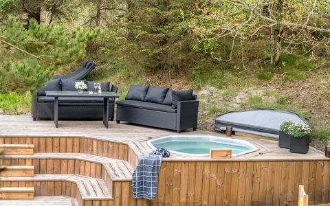 Peadda - 300M from the Sea: Gartenmöbel, Verbundwerkstoff, Deck, Regenschirm, Freizeit, Schwimmbad, Garten, Schatten, Terrasse, Stuhl