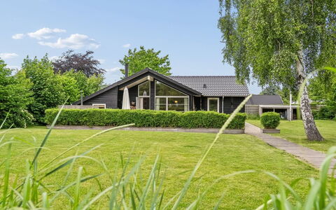 Galatia - 1.4Km from the Sea: Zuhause, Dach, Estate, Hütte, Ground, Garten, Bauernhaus, Rasen, Landscaping, Abstellgleis