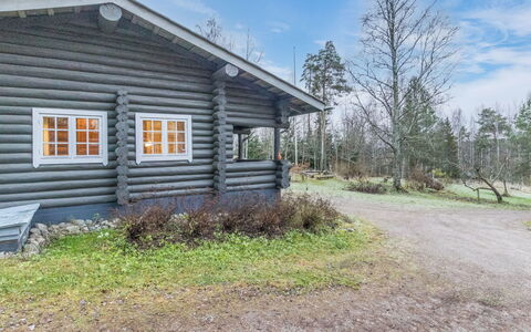 Hännänpää: Holz, Flooring, Fussboden, Möbel, Holzboden, Interior Design, Etagenbett, Zimmer, Holzbeize, Hartholz