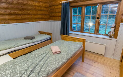 Hännänpää: Holz, Flooring, Fussboden, Möbel, Holzboden, Interior Design, Etagenbett, Zimmer, Holzbeize, Hartholz