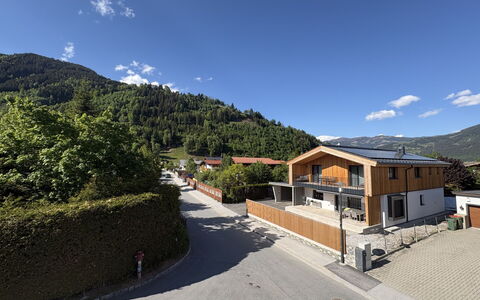 Glacier Loft Kitzsteinhorn 1: Haus, Zuhause, Dach, Steigung, Dorf, Auffahrt, Bergdorf, Balkon