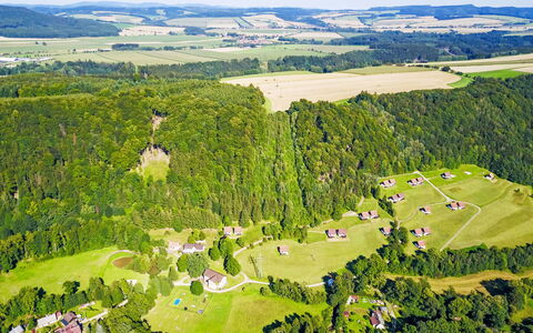 Green Valley Park Stárkov 9: Natürlichen Umgebung, Luftaufnahmen, Vogelperspektive, Natürliche Landschaft, Wiese, Landschaft, Einfach, Grundstueck, Ländliches Gebiet, Weide