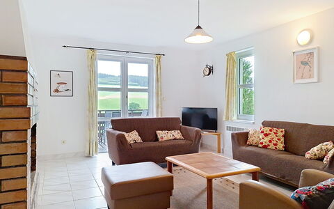 Green Valley Park Stárkov 15: Möbel, Interior Design, Flooring, Fussboden, Holz, Decke, Couch, Zimmer, Tabelle, Wohnzimmer