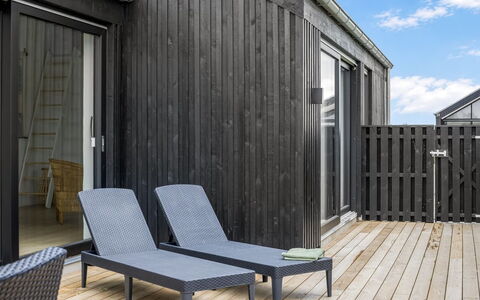 Damiana - 1.1Km from the Sea: Möbel, Holz, Interior Design, Flooring, Fussboden, Stuhl, Zimmer, Decke, Wohnzimmer, Wohnung