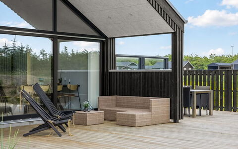 Damiana - 1.1Km from the Sea: Möbel, Holz, Interior Design, Flooring, Fussboden, Stuhl, Zimmer, Decke, Wohnzimmer, Wohnung