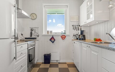 Answald - 250M from the Sea: Major Appliance, Küchengerät, Küche, Flooring, Fussboden, Interior Design, Haushaltsgerät, Countertop, Cabinetry, Zimmer