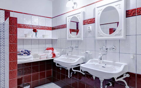 Villa Erta: Interior Design, Armatur, Flooring, Fussboden, Bad Sink, Sinken, Badezimmer, Installation, Zapfhahn, Fliese