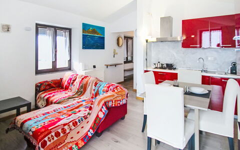 Amarena: Möbel, Zuhause, Wohnung, Stuhl, Resort, Hotel, Balkon, Zimmerpflanze, Kissen