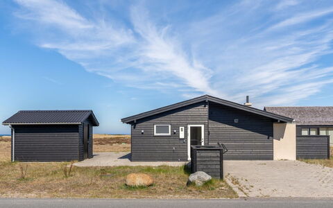 Edy - 75M from the Sea: Möbel, Holz, Interior Design, Flooring, Fussboden, Stuhl, Zimmer, Decke, Wohnzimmer, Wohnung