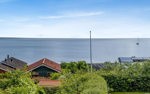 Tofan - 75M from the Sea: Blau, Hütte, Haus, Zuhause, Bauernhaus, Estate, Abstellgleis