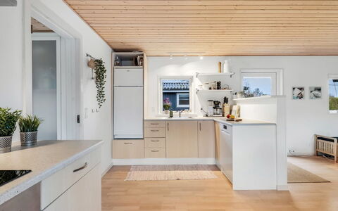 Sampsa - 350M from the Sea: Interior Design, Flooring, Countertop, Küche, Fussboden, Möbel, Holzboden, Holz, Küchengerät, Decke