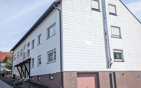 Helfrichs Ferienwohnung: Möbel, Holz, Interior Design, Flooring, Fussboden, Stuhl, Zimmer, Decke, Wohnzimmer, Wohnung