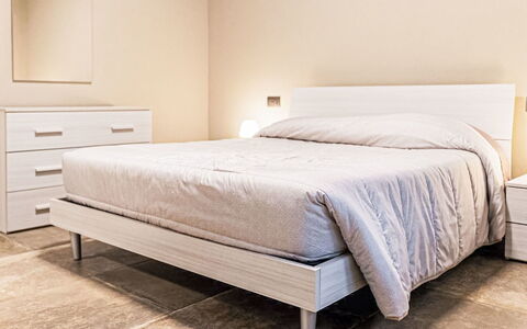 Balena: Möbel, Bett, Schlafzimmer, Holz, Bettdecke, Interior Design, Bedding, Flooring, Fussboden, Bettrahmen