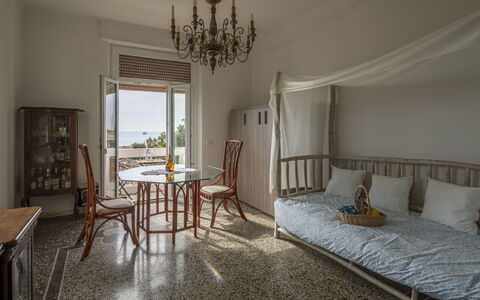 Focaincontromano Seaview, Genova: Möbel, Interior Design, Fussboden, Flooring, Beleuchtung, Decke, Zimmer, Schlafzimmer, Wohnung, Bett