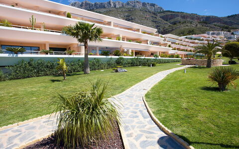 Altea 649: Himmel, Pflanze, Daytime, Gebäude, Urban Design, Die Architektur, Grundstueck, Strassenbelag, Wohngebiet, Biome