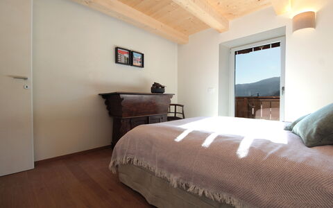 Casa Tomà Mountain View Cortina: Möbel, Interior Design, Schlafzimmer, Bett, Flooring, Holz, Fussboden, Bettdecke, Bedding, Decke