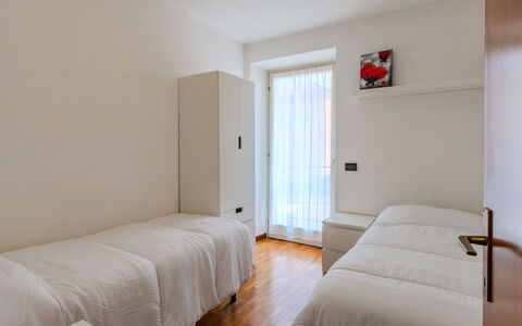 La Coccinella: Holz, Fussboden, Interior Design, Flooring, Bett, Schlafzimmer, Wohnung, Zimmer, Decke, Holzboden