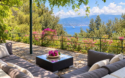 Portofino Luxury Villa – Private Sea Access & Car-: Möbel, Gartenmöbel, Stuhl, Tabelle, Schatten, Resort, Eco Hotel, Tisch Im Freien, Garten, Landscaping