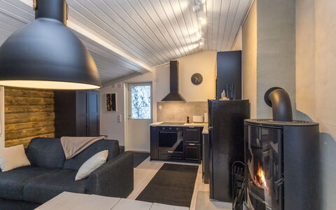 Katajamäki: Holz, Möbel, Flooring, Decke, Interior Design, Zuhause, Fussboden, Couch, Wohnzimmer, Zimmer
