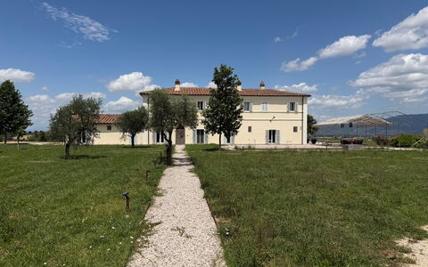 Villa Dedalo: Einfach, Landschaft, Grundstueck, Ländliches Gebiet, Estate, Wiese, Weide, Feld, Steppe, Prärie