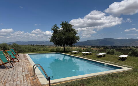 Villa Dedalo: Himmel, Schwimmbad, Gartenmöbel, Eco Hotel, Sonnenliege, Resort, Hazienda, Estate, Schatten, Bauernhaus