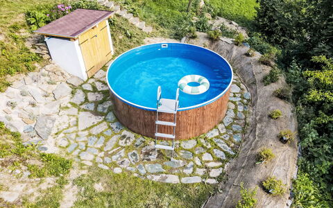 Na Stráni: Schwimmbad, Garten, Hinterhof, Holzbeize, Garten, Landscaping, Water Feature