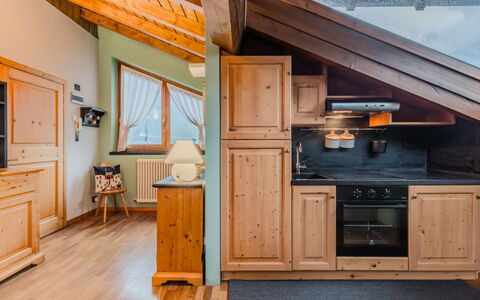Pinzolo 5: Holz, Decke, Hartholz, Cabinetry, Holzbeize, Dachboden, Schublade, Schrank, Küche, Blockhaus