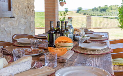 Casale Nido: Möbel, Geschirr, Tabelle, Stuhl, Servierware, Essen, Küche & Esszimmer Tisch, Tischdecke, Dishware, Teller