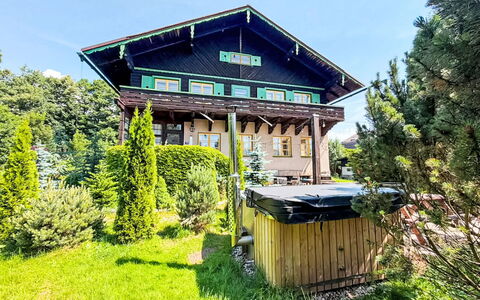Švýcarka: Strauch, Zuhause, Hütte, Estate, Garten, Bauernhaus, Rasen, Garten, Abstellgleis, Landscaping