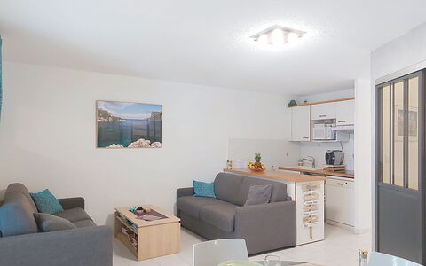 Palmier: Möbel, Interior Design, Flooring, Fussboden, Decke, Wohnung, Zimmer, Couch, Wohnzimmer, Zuhause