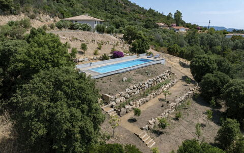 La Dorianzza: Schwimmbad, Freizeit, Erholung, Urlaub, Resort, Eco Hotel, Water Feature, Sonnenliege, Ferienort