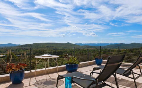 La Dorianzza: Möbel, Gartenmöbel, Stuhl, Tisch Im Freien, Küche & Esszimmer Tisch, Eco Hotel, Schatten, Resort, Kaffetisch, Balkon