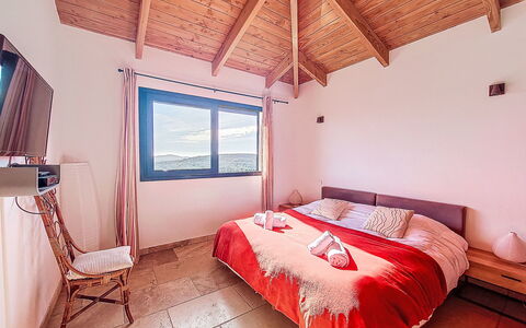 La Dorianzza: Schlafzimmer, Bett, Bedding, Bettdecke, Hotel, Daylighting, Bettrahmen, Villa