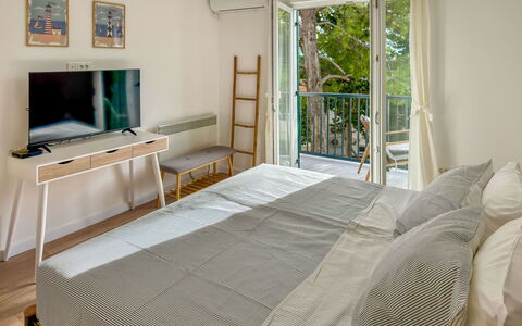 Verde: Möbel, Interior Design, Holz, Flooring, Fussboden, Textil, Zimmer, Schlafzimmer, Zuhause, Bett